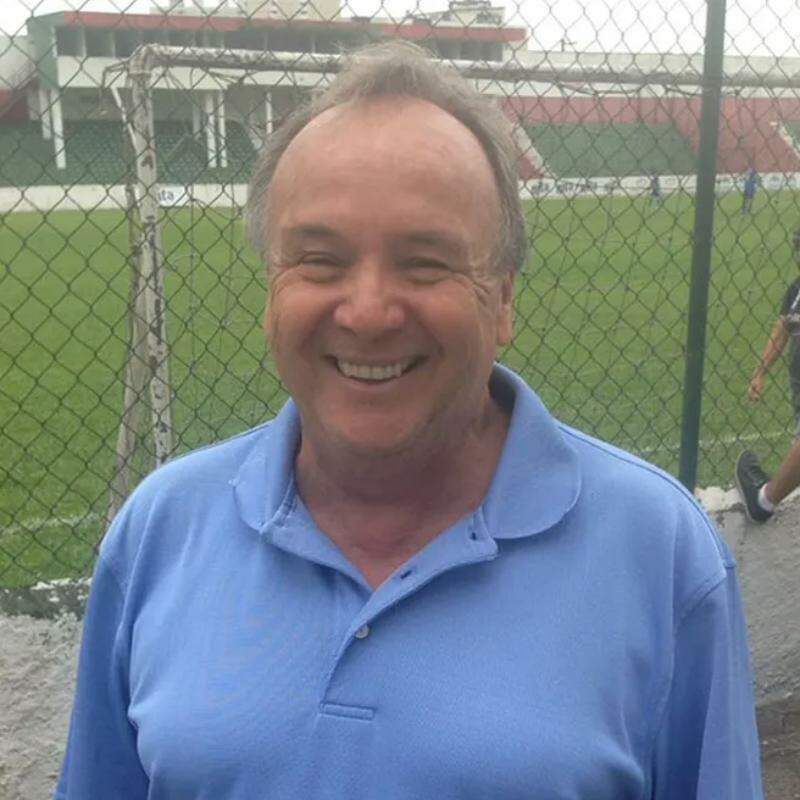 Xaxá no estádio Ulrico Mursa, onde começou no futebol profissional