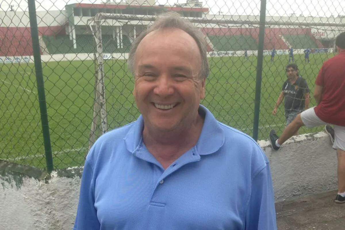 Xaxá no estádio Ulrico Mursa, onde começou no futebol profissional