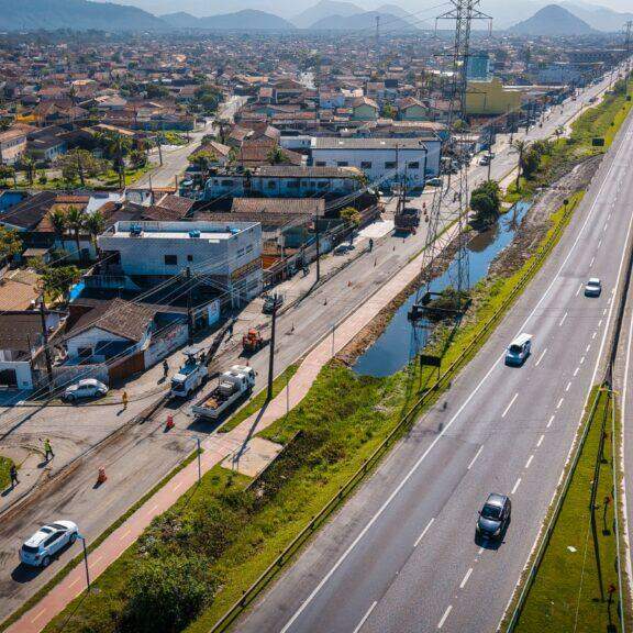 Especialmente em Praia Grande, Mongaguá, Peruíbe e Itanhaém, podem ocorrer interdições temporárias e desvios na Rodovia Padre Manoel da Nóbrega