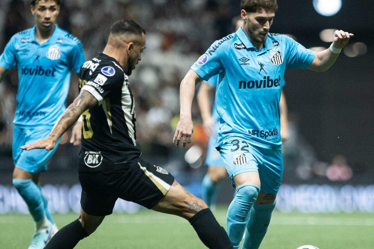 Rollheiser foi um dos destaques do Santos, apesar da eliminação na Copa Sul-Americana