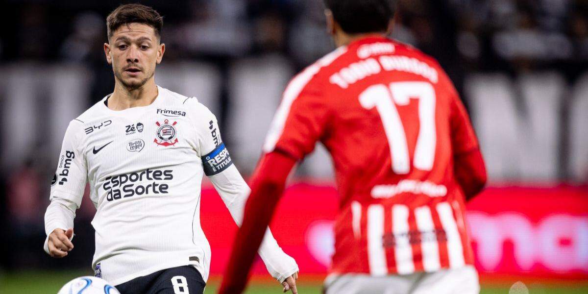 Corinthians sente peso da Libertadores e Memphis sela queda para Estudiantes ao isolar pênalti