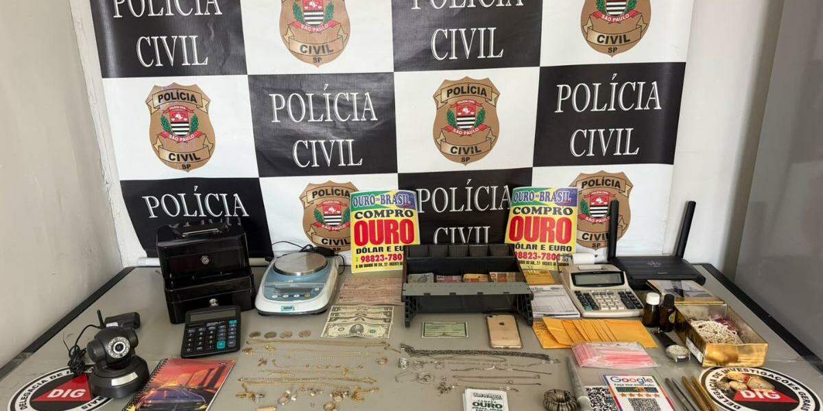 Joias foram apreendidas na casa de um homem investigado pela polícia