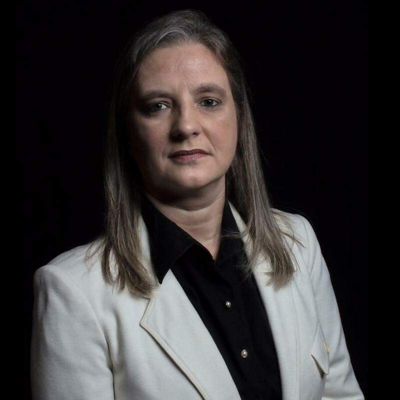 Fabiana menciona projetos de última geração envolvendo Internet das Coisas, integração e conectividade