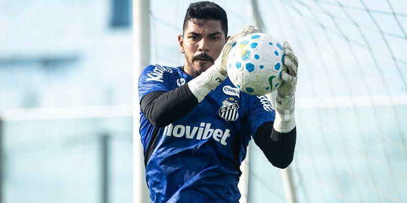 Com Brazão fora, João Paulo pode voltar a jogar pelo Santos após o retorno ao Alvinegro, em julho