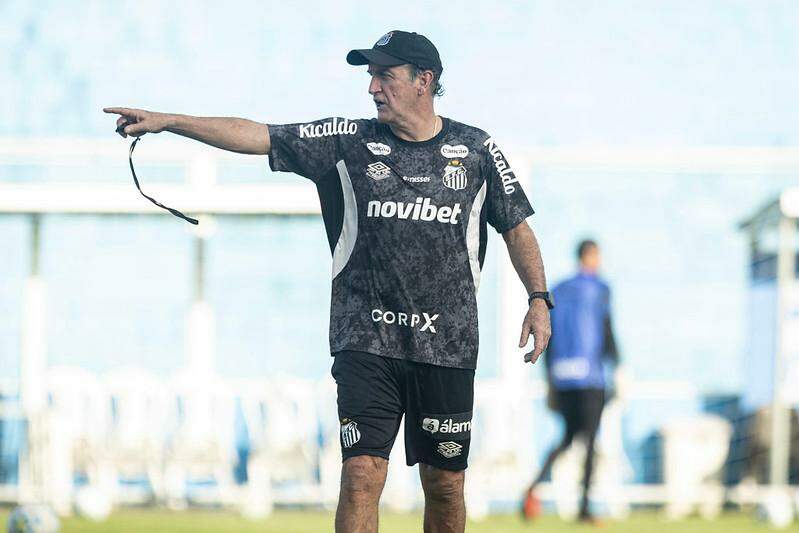 O técnico Cuca aponta o único caminho para o Santos: somar o máximo de pontos no Brasileirão