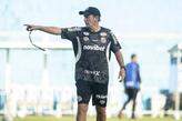 O técnico Cuca aponta o único caminho para o Santos: somar o máximo de pontos no Brasileirão