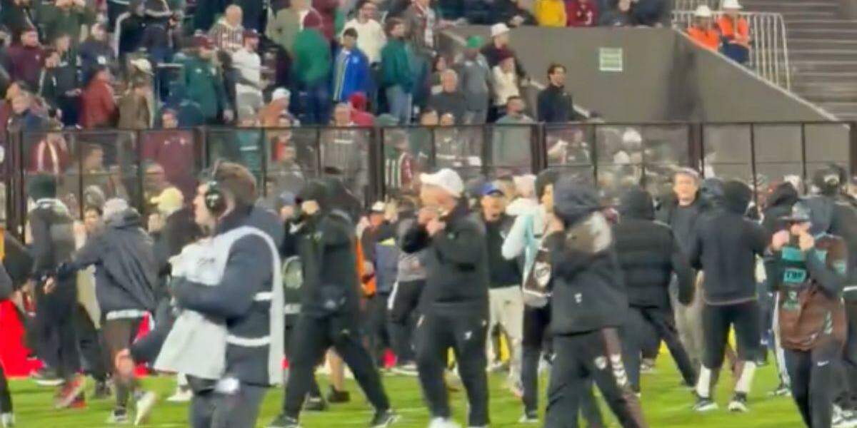 Platense é punido após invasão e briga em jogo contra o Fluminense; Conmebol não se pronunciou