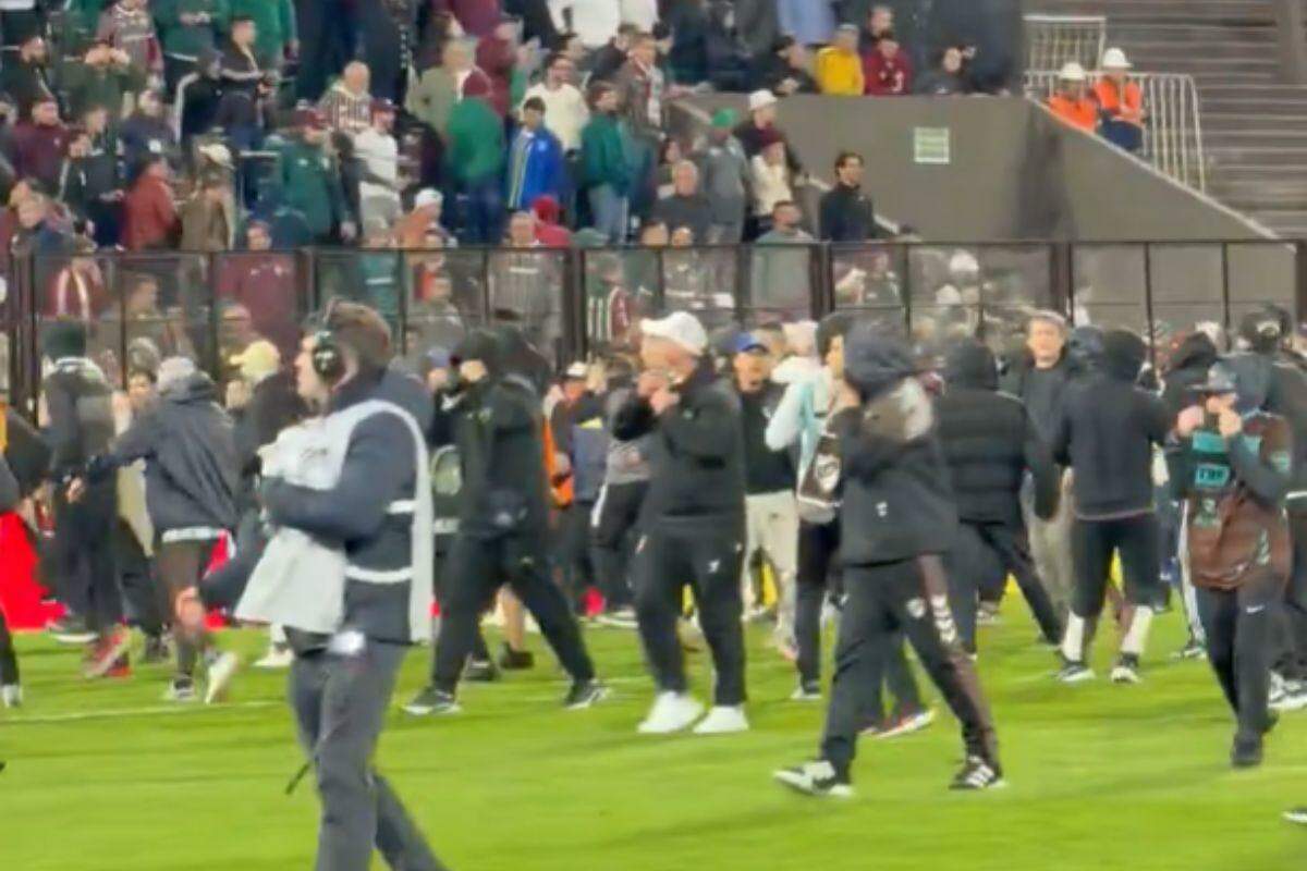 Platense é punido após invasão e briga em jogo contra o Fluminense; Conmebol não se pronunciou