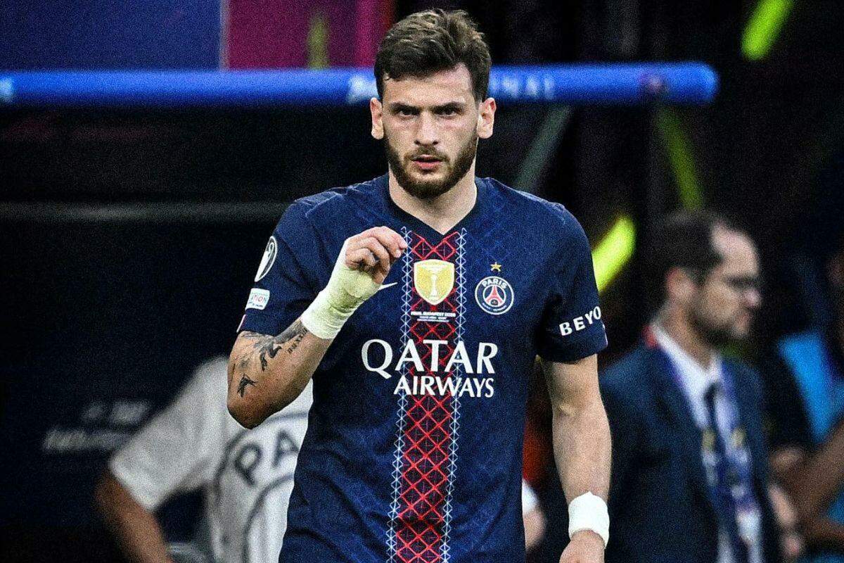 Para Dembelé, o georgiano Kvaratskhelia (foto) é o melhor jogador do mundo