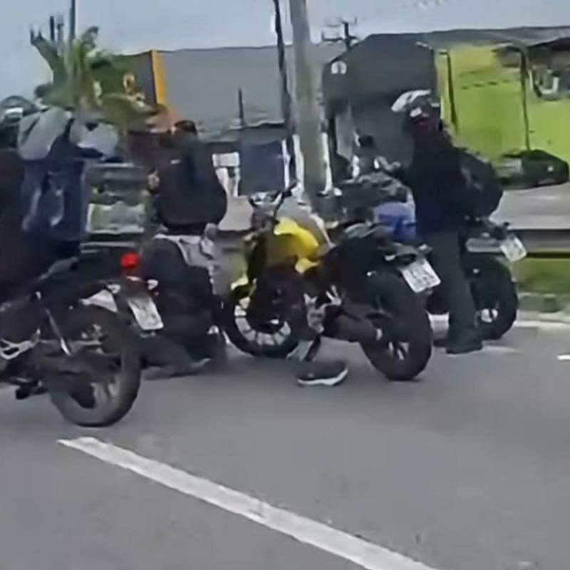 O chamado foi registrado por volta das 16h24, no km 1,800 da pista no sentido Oeste