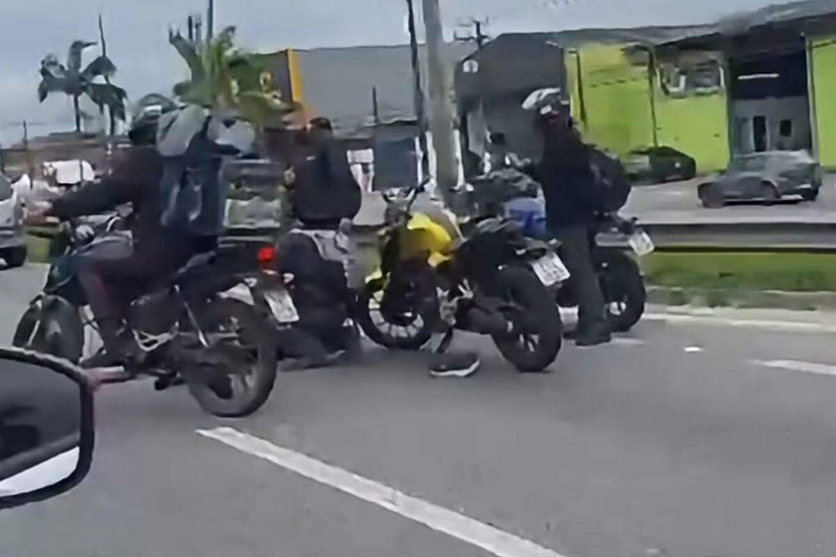 O chamado foi registrado por volta das 16h24, no km 1,800 da pista no sentido Oeste