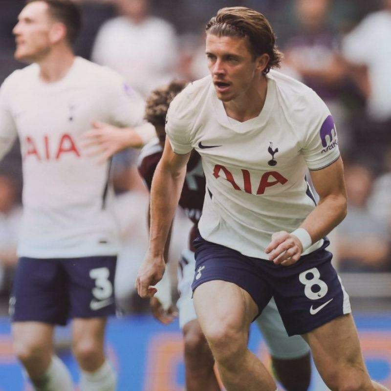 Tottenham marca pela primeira vez, mas perde dentro de casa e afunda na Premier League