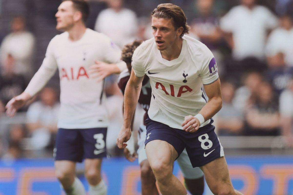 Tottenham marca pela primeira vez, mas perde dentro de casa e afunda na Premier League