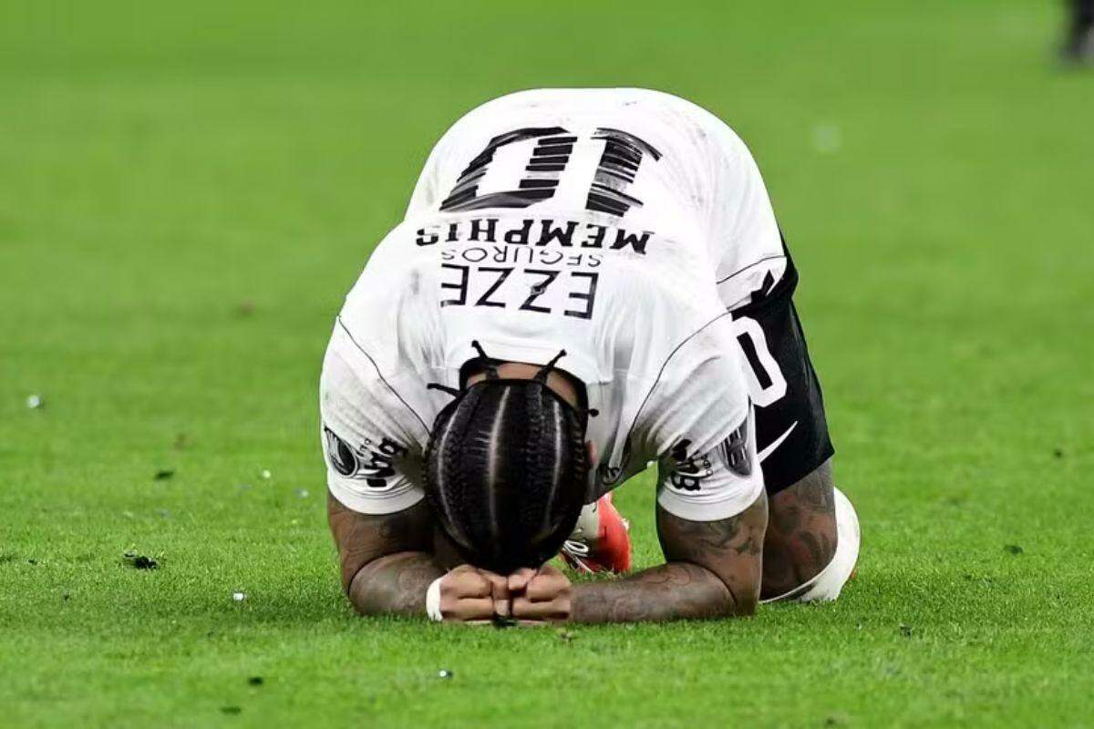 Memphis Depay perdeu o pênalti decisivo contra o time argentino em plena Neo Química Arena na última quarta-feira