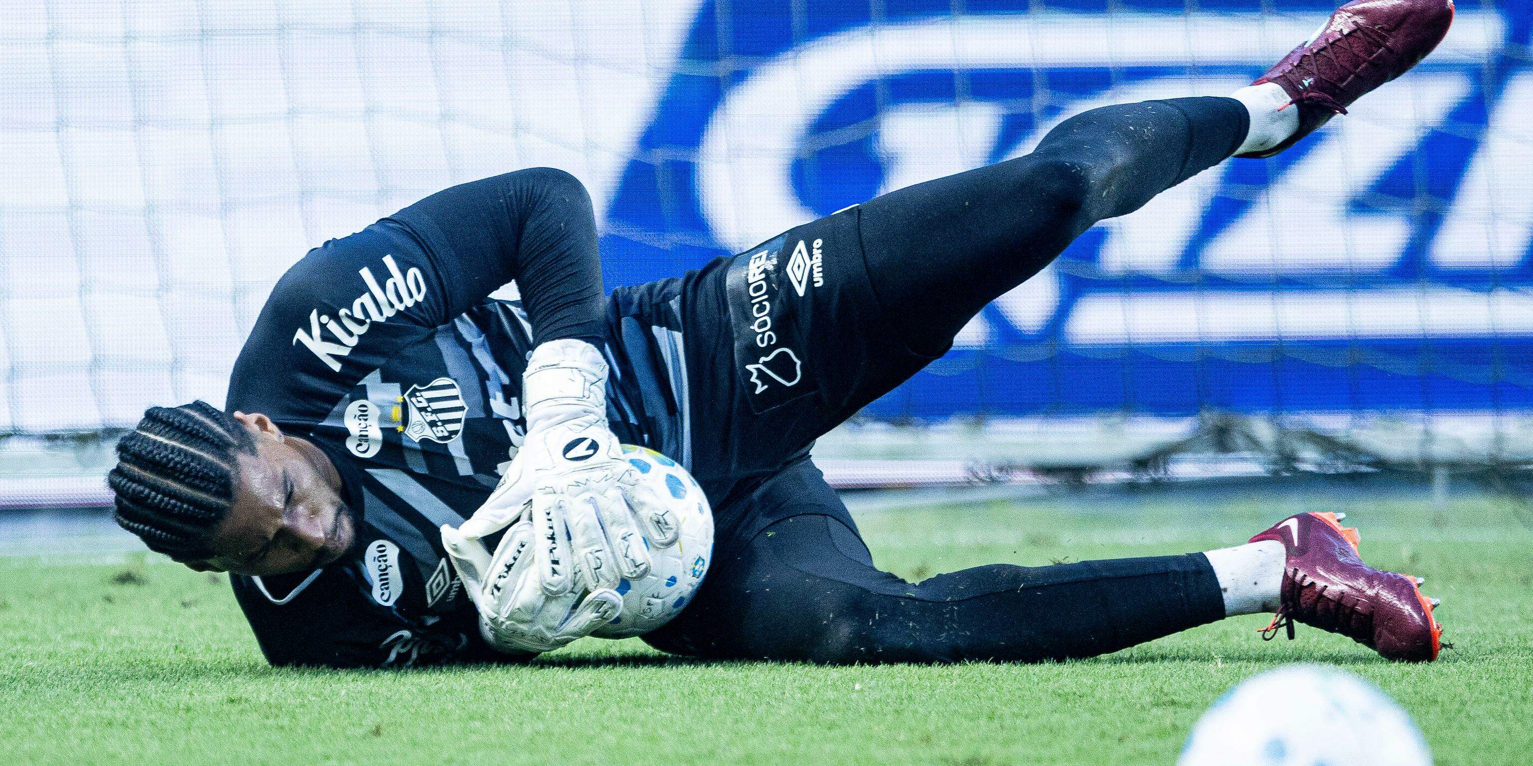 Diógenes fez boas defesas contra o Remo, mas errou na jogada que resultou no gol do adversário