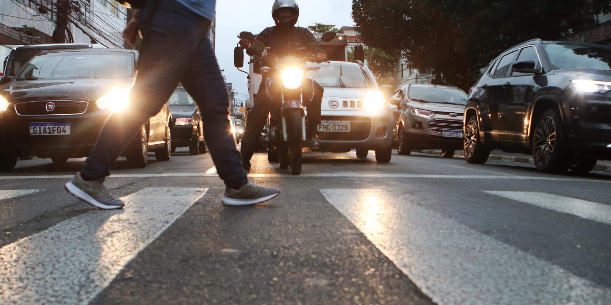 Condutores de motos em Santos serão convidados a participar de palestra com educadores e a assistir a um vídeo