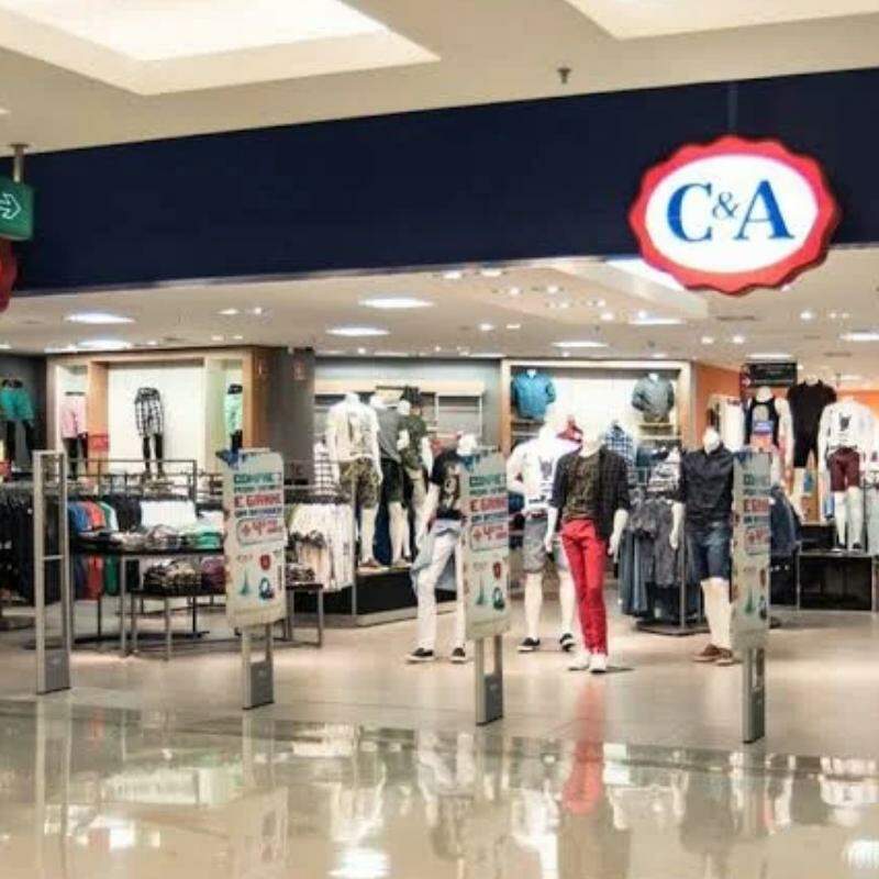 A funcionária foi contratada para C&A no Litoral Plaza Shopping, em Praia Grande