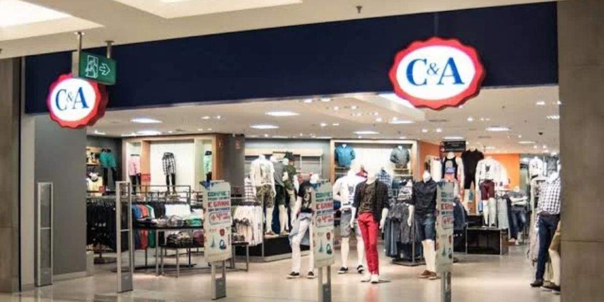 A funcionária foi contratada para C&A no Litoral Plaza Shopping, em Praia Grande