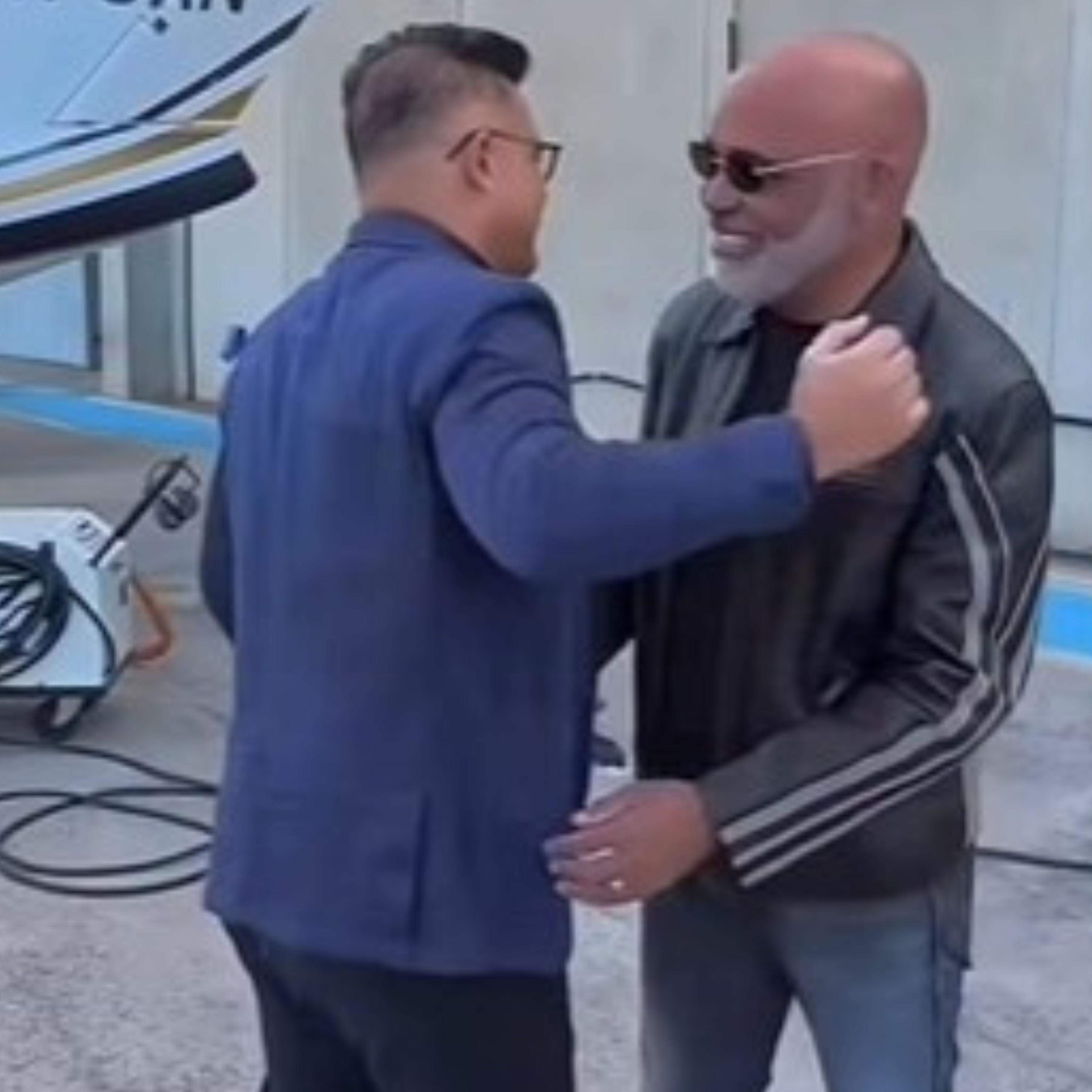 A assessoria da dupla Rick e Renner confirmou ao Estadão que o cantor Rick (à direita) estava na aeronave junto com o empresário Bruno Avelar (à esquerda), um filmaker do Avelar e o piloto