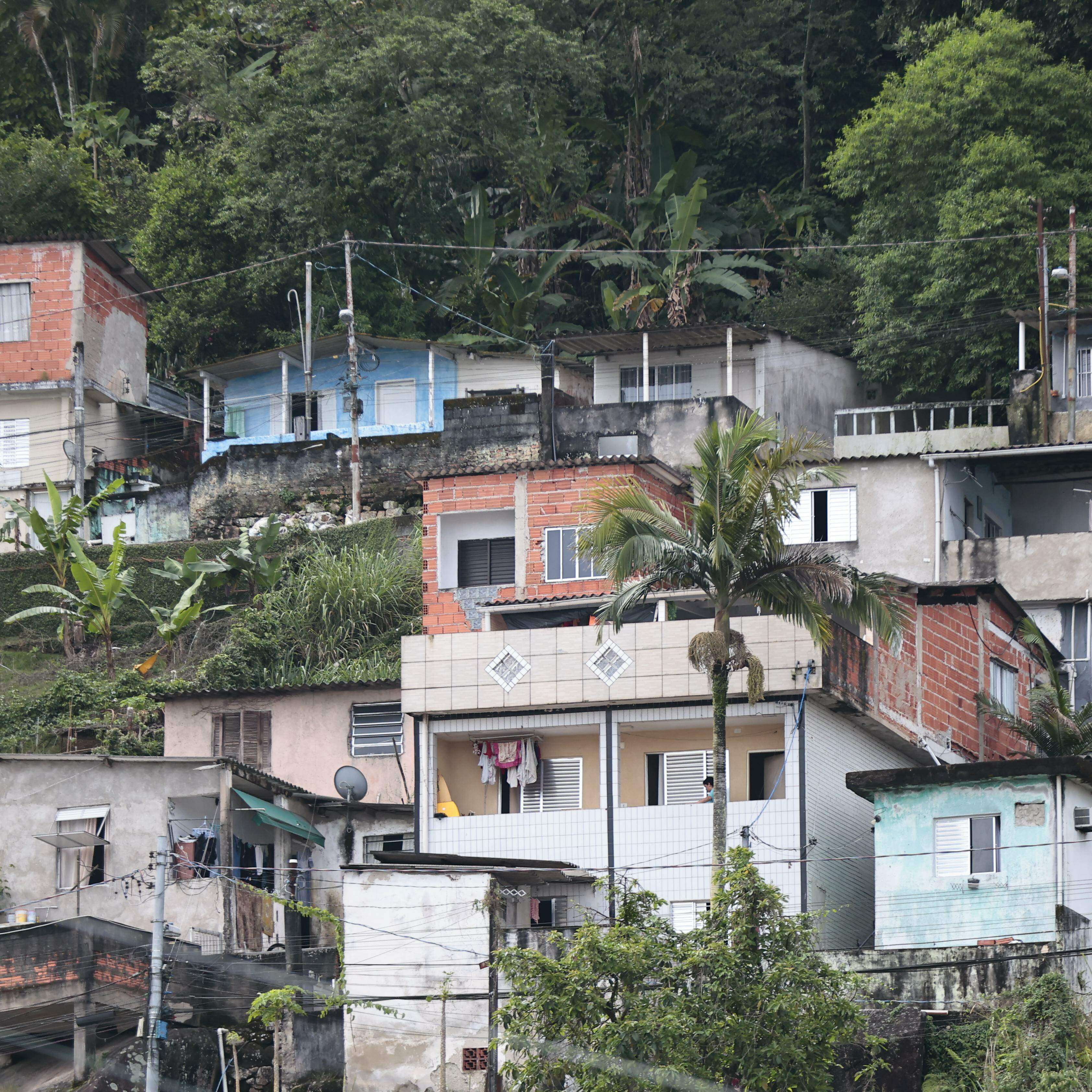 Com 17 morros, entre eles o do Marapé, em sua Área Insular, Santos aposta no PPDC para lidar com chuvas