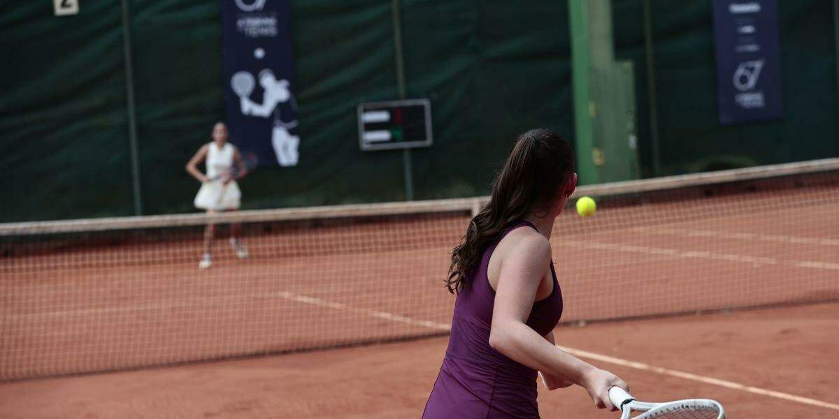 Semifinais da categoria 14 anos feminino A agitaram o Tênis Clube