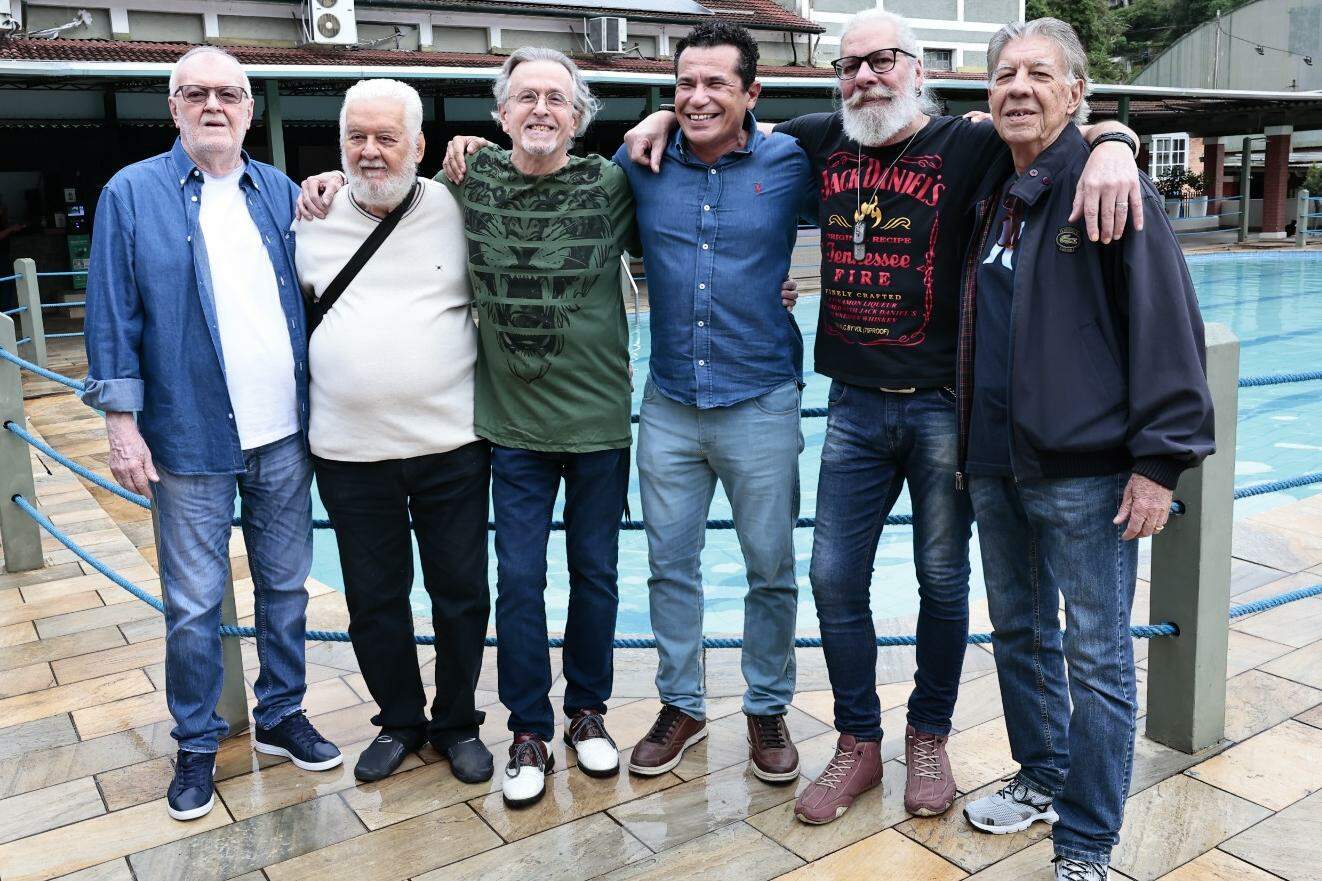 Blow Up: Nelson, Zé Luiz, Lobão, Lapetina e Adalberto, com o autor Marco Santana, de azul ao centro