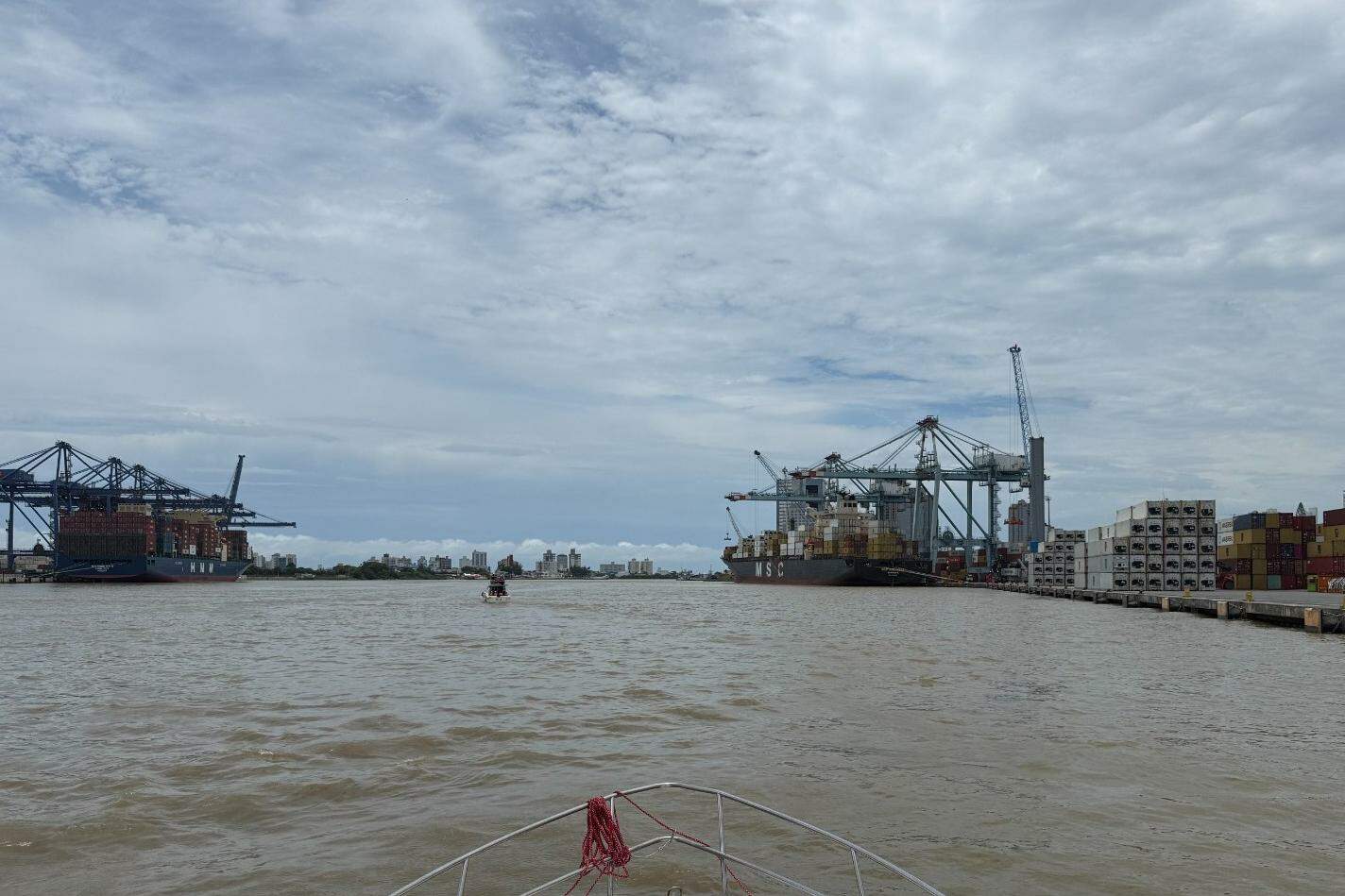Navigation channel in Santa Catarina is experiencing sedimentation