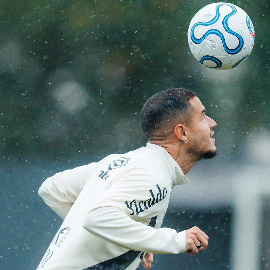 Philippe Coutinho vem aprimorando a forma física e pode ser uma surpresa no clássico do MorumBisflick
