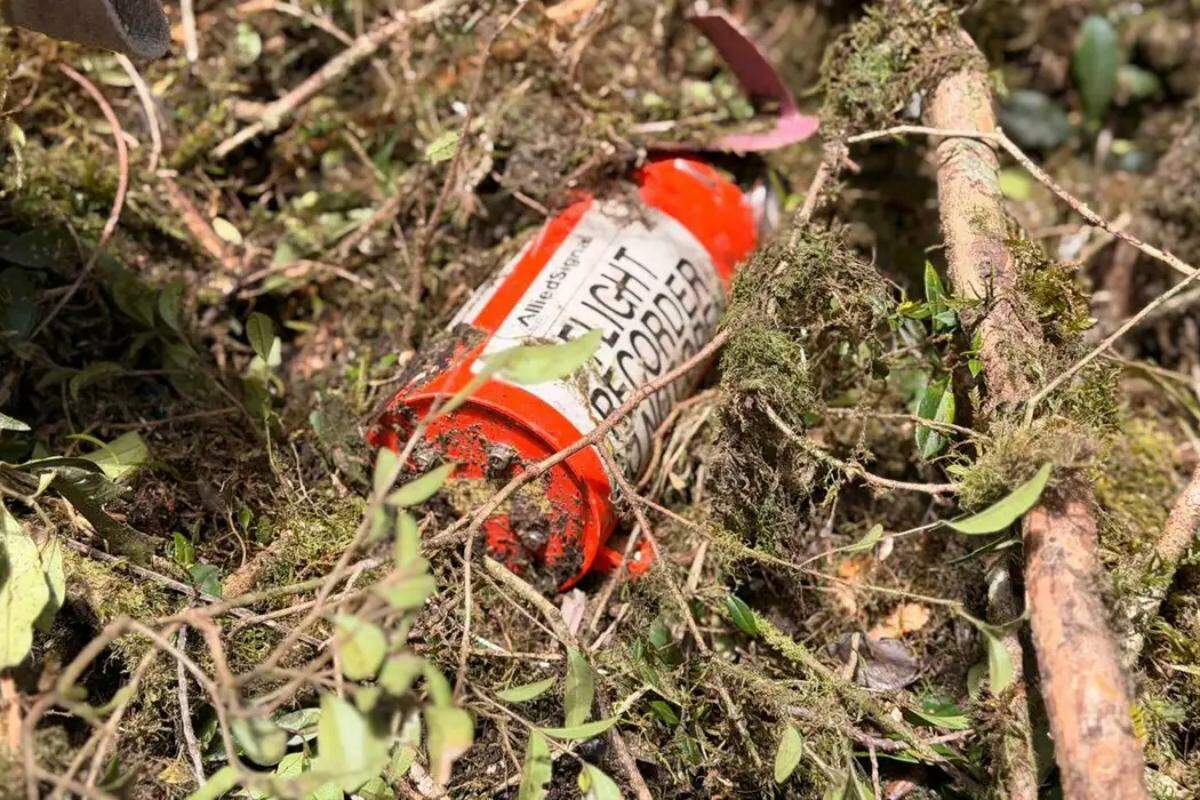 Cenipa recupera caixa-preta de helicóptero que levava cantor Rick