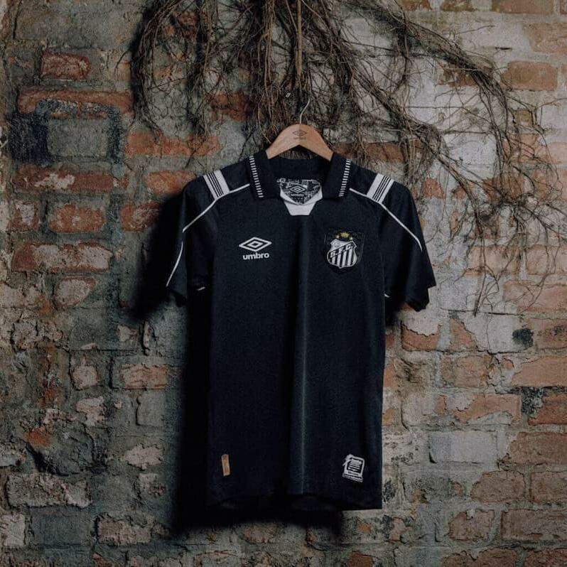 Santos e Umbro, fornecedora do clube desde 2018, lançaram este mês o uniforme 3 da atual temporada
