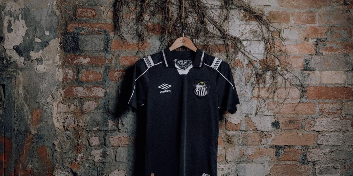 Santos e Umbro, fornecedora do clube desde 2018, lançaram este mês o uniforme 3 da atual temporada