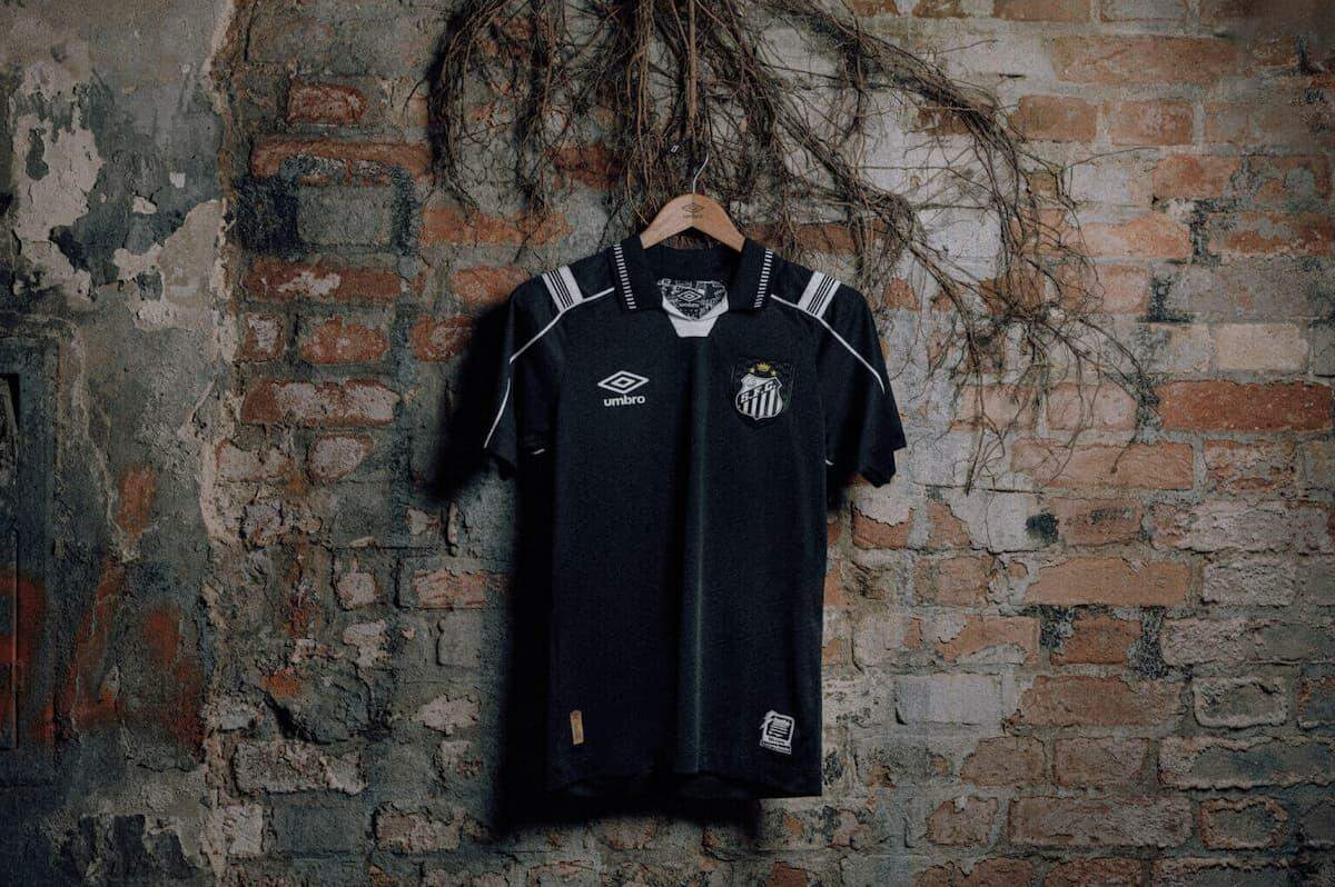 Santos e Umbro, fornecedora do clube desde 2018, lançaram este mês o uniforme 3 da atual temporada