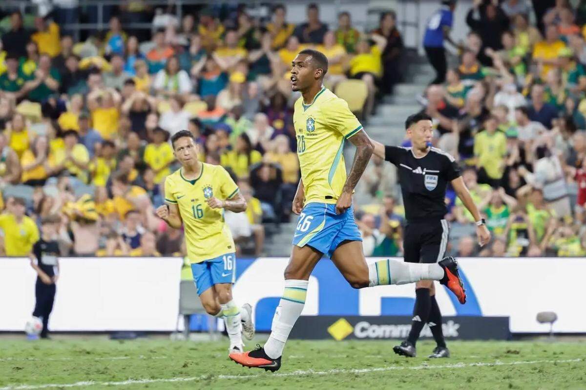 Brasil marca no último lance e evita vexame contra a Austrália em primeiro amistoso pós-Copa