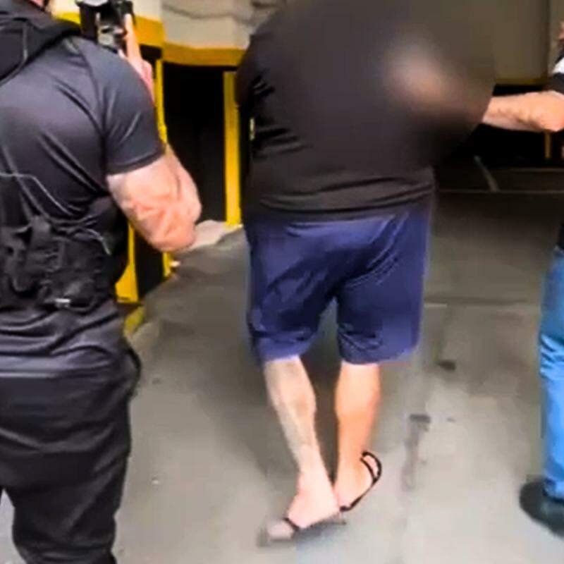 A operação apreendeu ainda uma BMW, celulares e um documento com indícios de falsificação