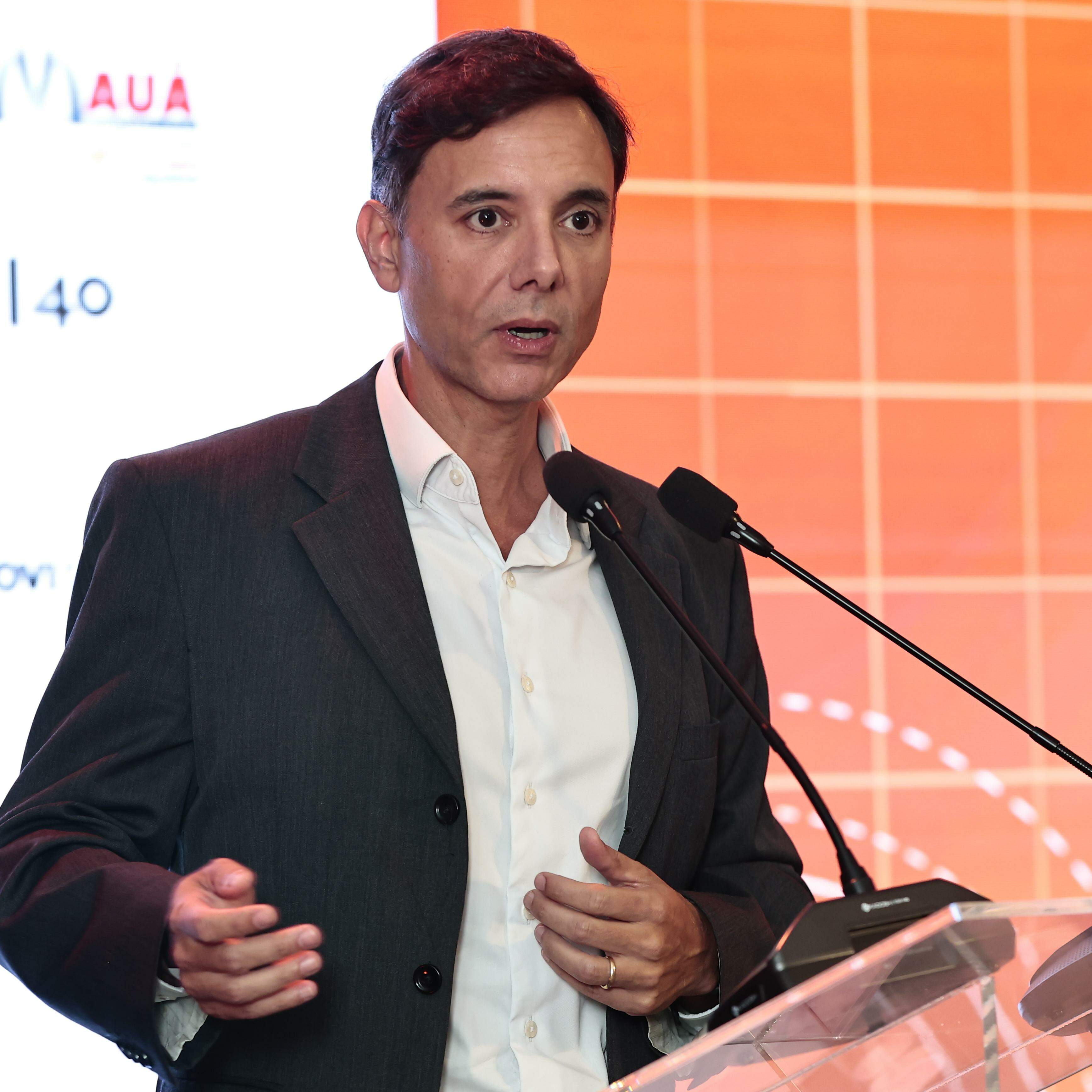 “Queremos estabelecer um plano de carreira atrativo para os jovens”, diz Victor