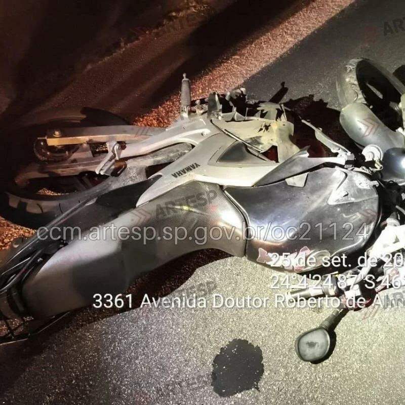Motociclista se chocou contra mureta, foi atropelado e não resistiu em Praia Grande