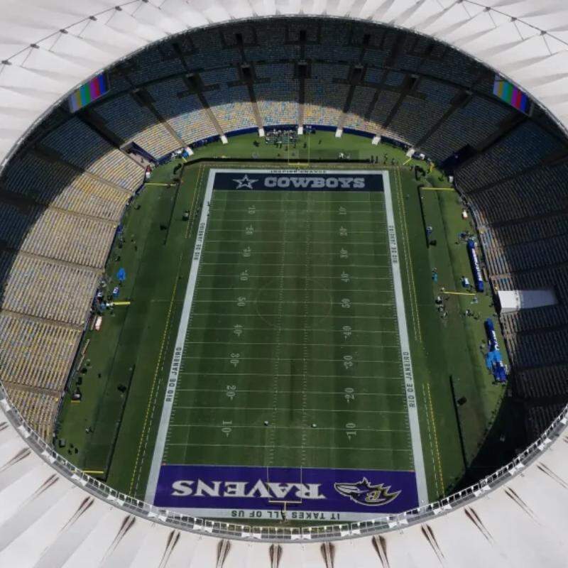 Maracanã mostra gramado pronto para primeiro jogo da NFL no Rio