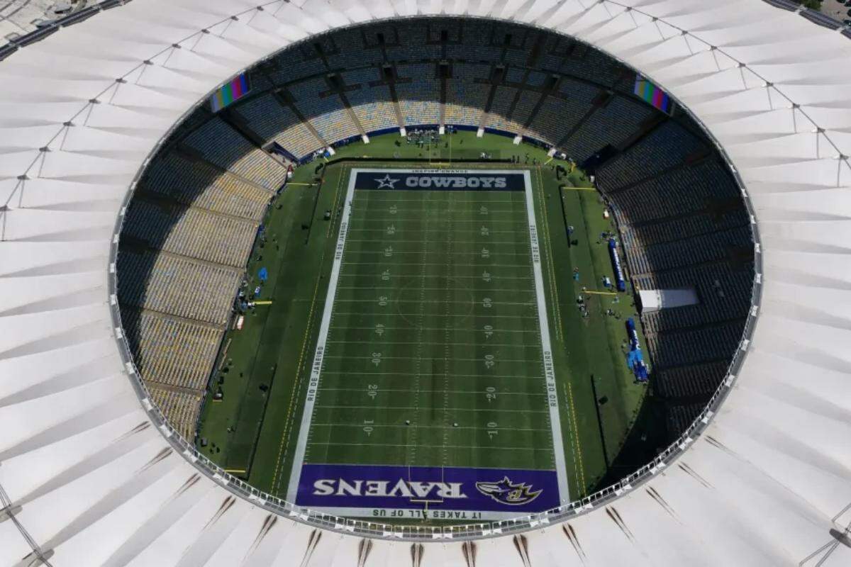 Maracanã mostra gramado pronto para primeiro jogo da NFL no Rio