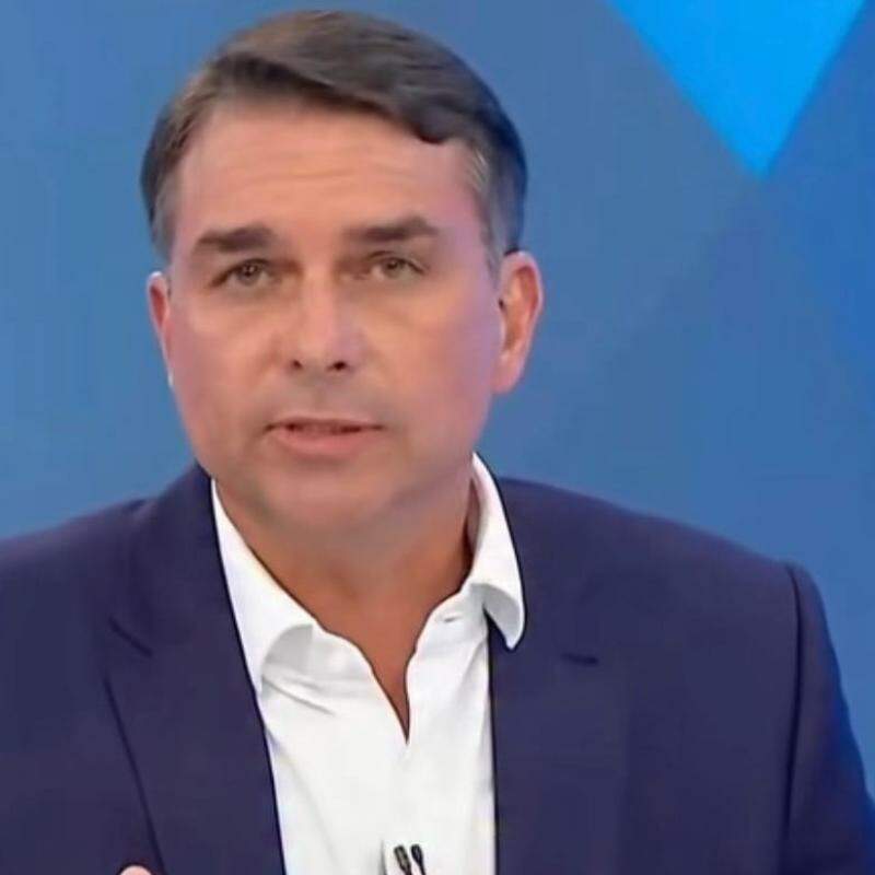 Flávio Bolsonaro negou ter apoiado a proposta