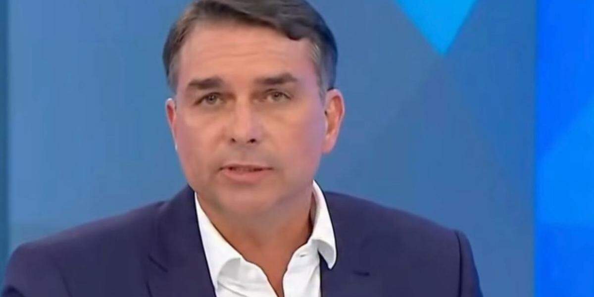 Flávio Bolsonaro negou ter apoiado a proposta