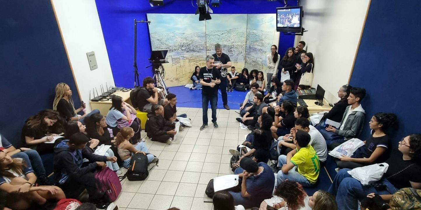 Alunos do Ensino Médio poderão conversar com alunos e professores