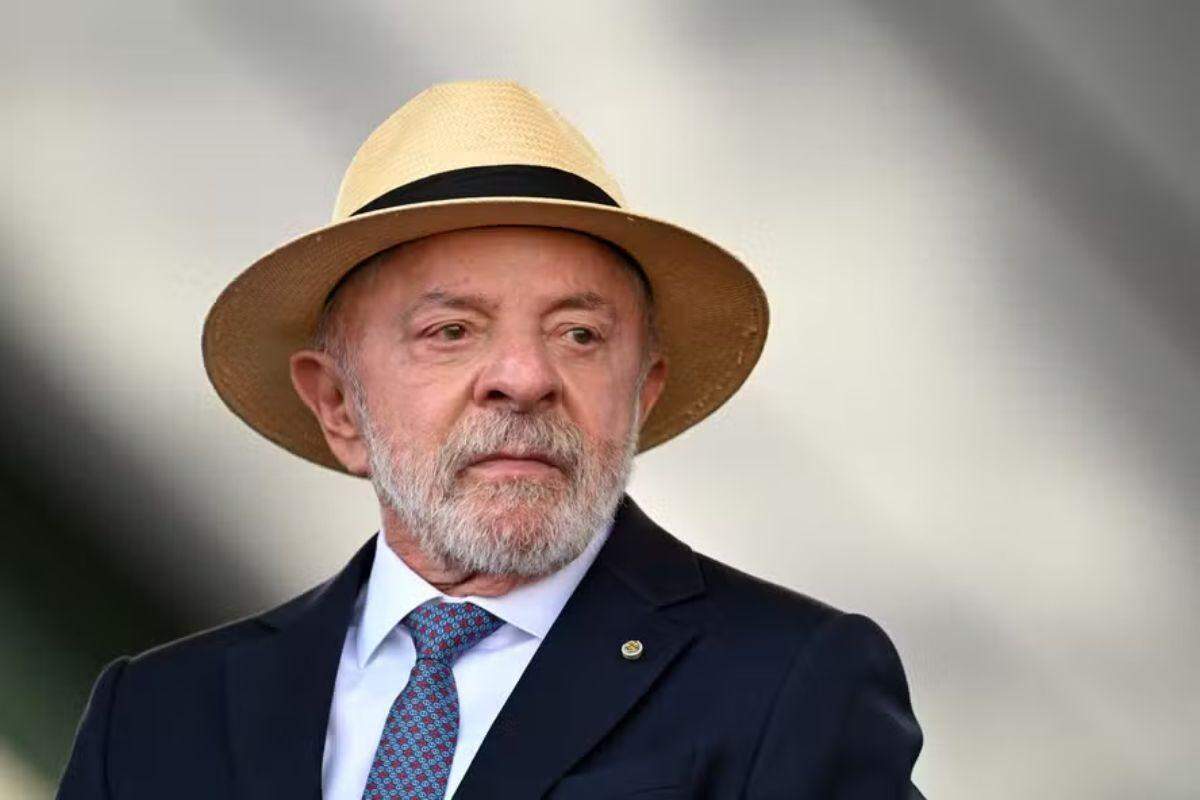 Lula afirmou que os ministros com nomes envolvidos com o banqueiro devem ser investigados