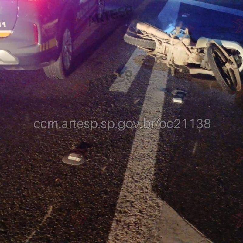 Após o impacto, o motorista do caminhão não parou e fugiu do local