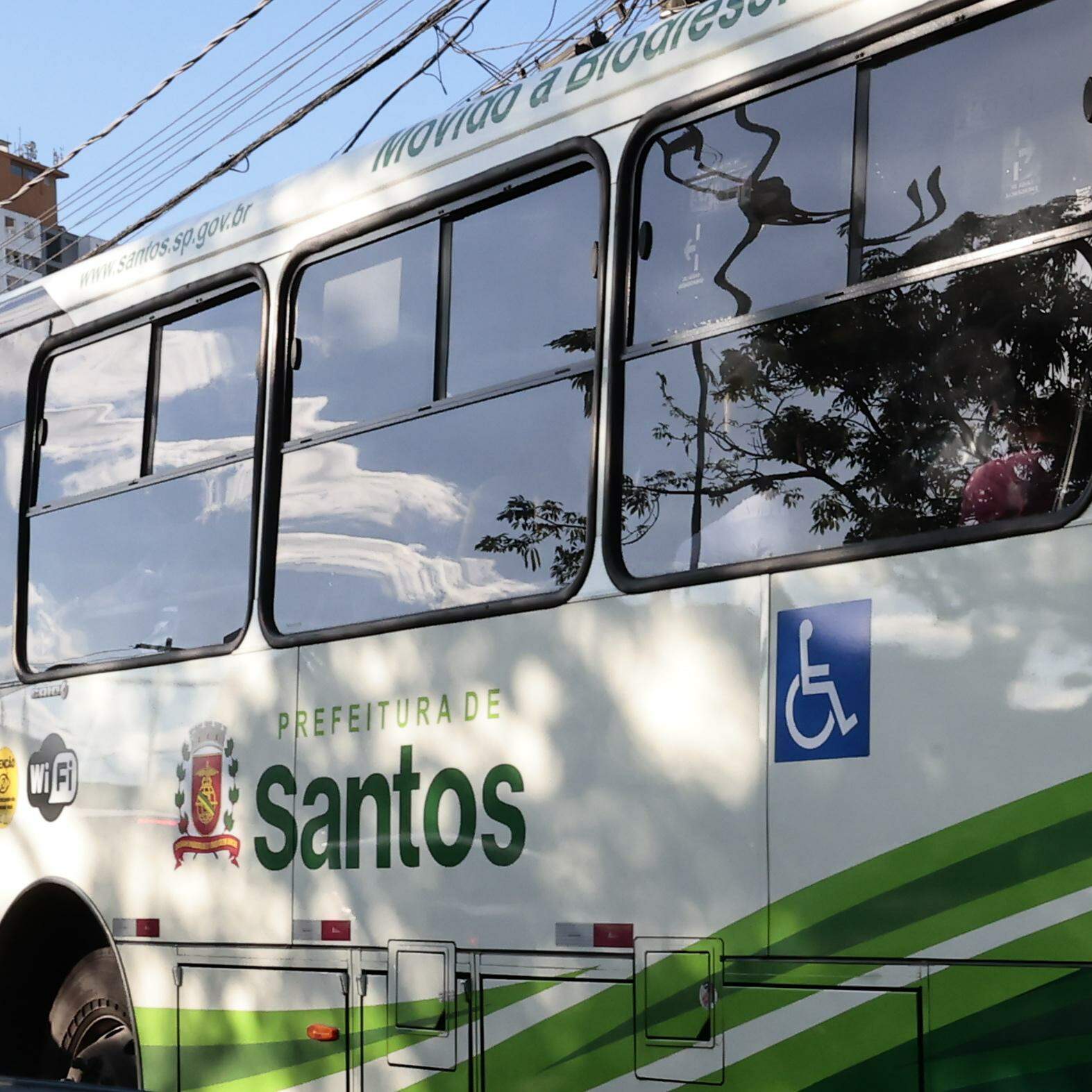 Em Santos, viagens nos ônibus municipais e nas barcas para Ilha Diana não serão cobradas das 6h às 19h