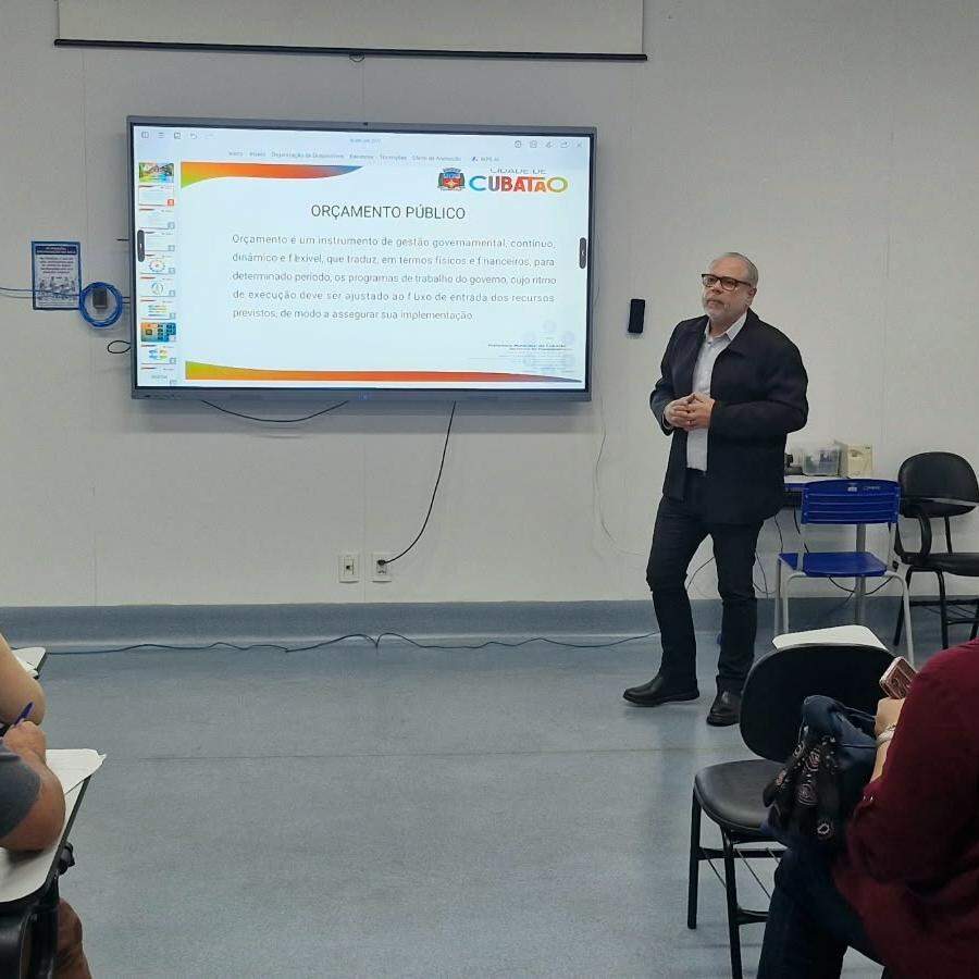 Números foram apresentados durante audiência pública no Centro Municipal de Educação (Cemead)