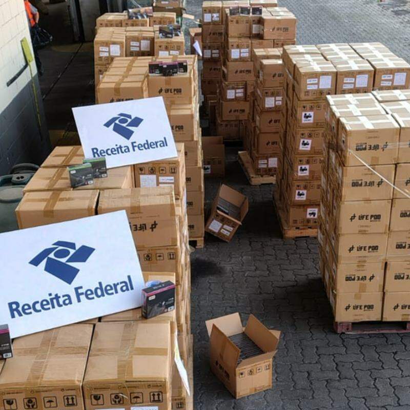 A operação teve como objetivo combater o contrabando de cigarros eletrônicos que são introduzidos de forma irregular no território nacional