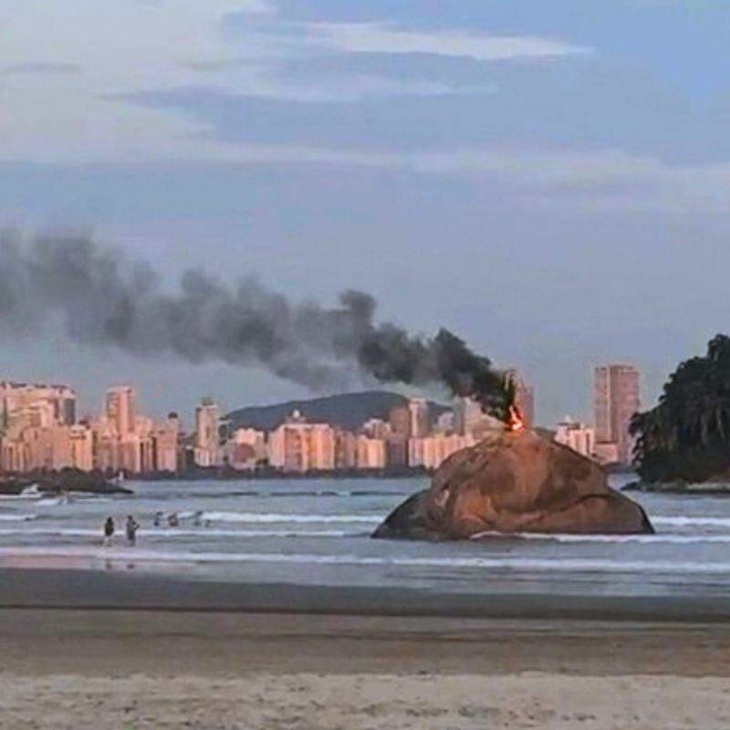 O Corpo de Bombeiros foi acionado e controlou o incêndio rapidamente