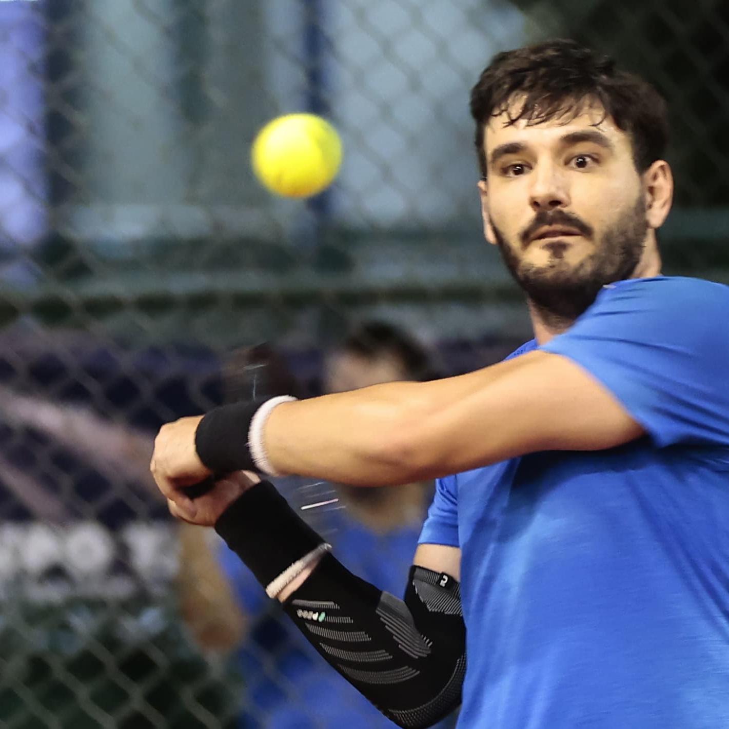 João Azevedo venceu a final por 2 a 0 e conquistou o primeiro título no Torneio A  Tribuna de Tênis