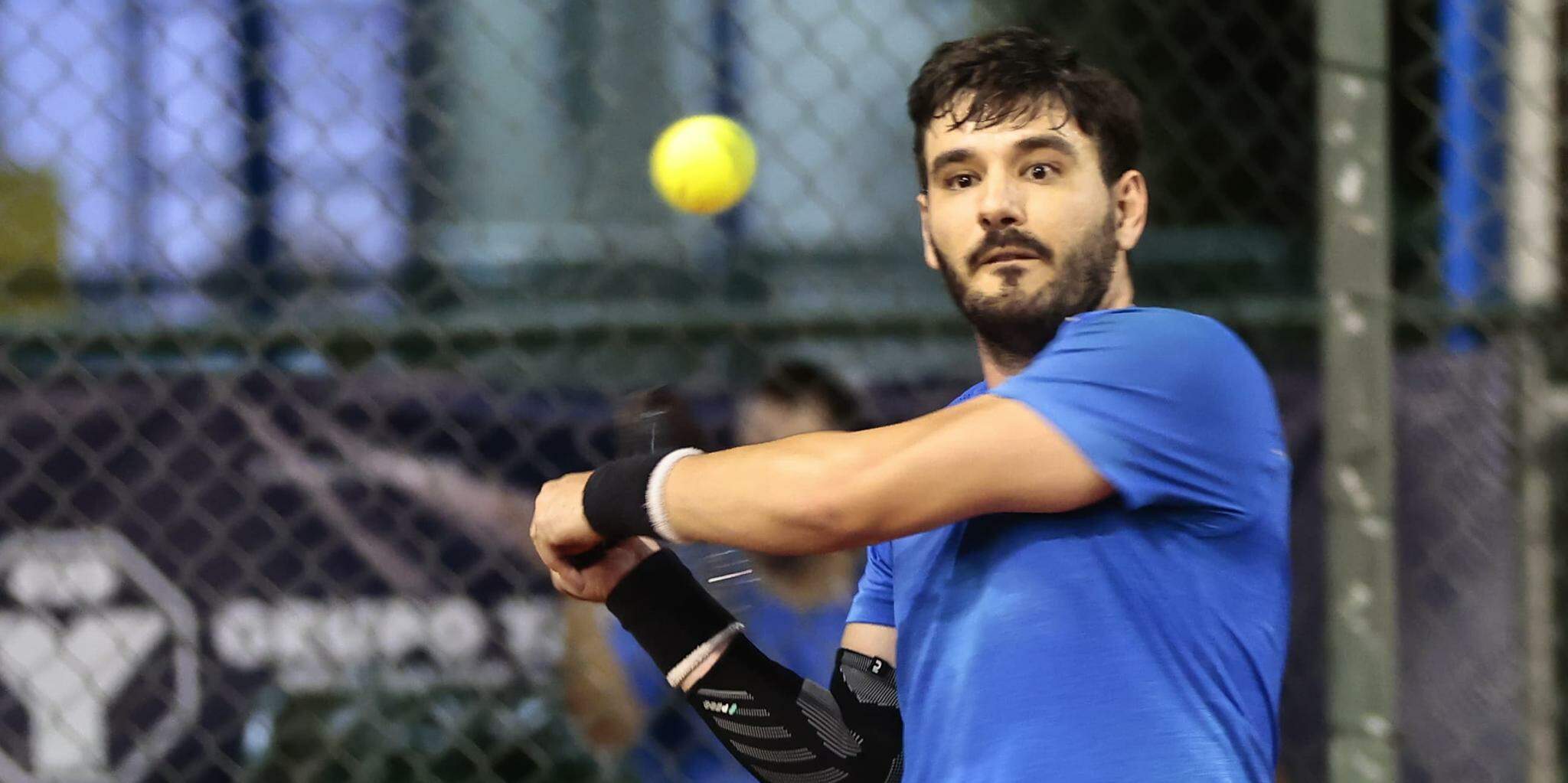 João Azevedo venceu a final por 2 a 0 e conquistou o primeiro título no Torneio A  Tribuna de Tênis