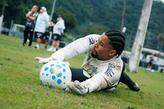 Diógenes trabalha no CT Rei Pelé para continuar substituindo Gabriel Brazão, que passou por cirurgia no ombro